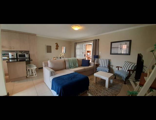 3 BEDROOM TOWNHOUSE RENTED IN LORRAINE